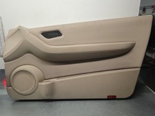 A1697201270 T&Uuml;RVERKLEIDUNG VORNE RECHTS / 3 PUERTAS / TELA Y PASTICO BEIGE / 427