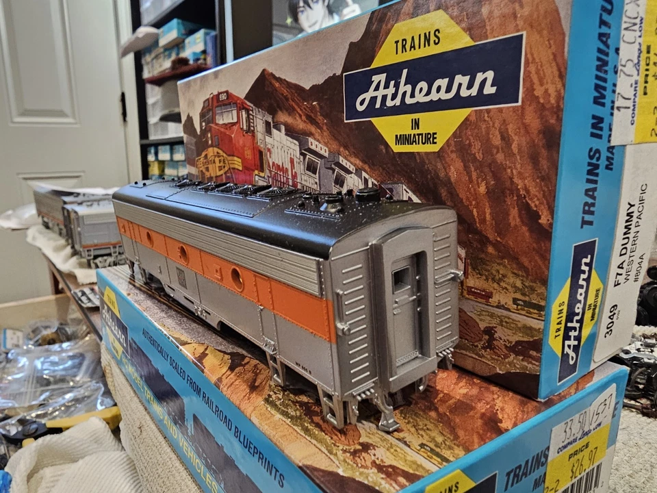ATHEARN F7B WESTERN PACIFIC SHELL ONLY HO SCALE - Image 3 of 4