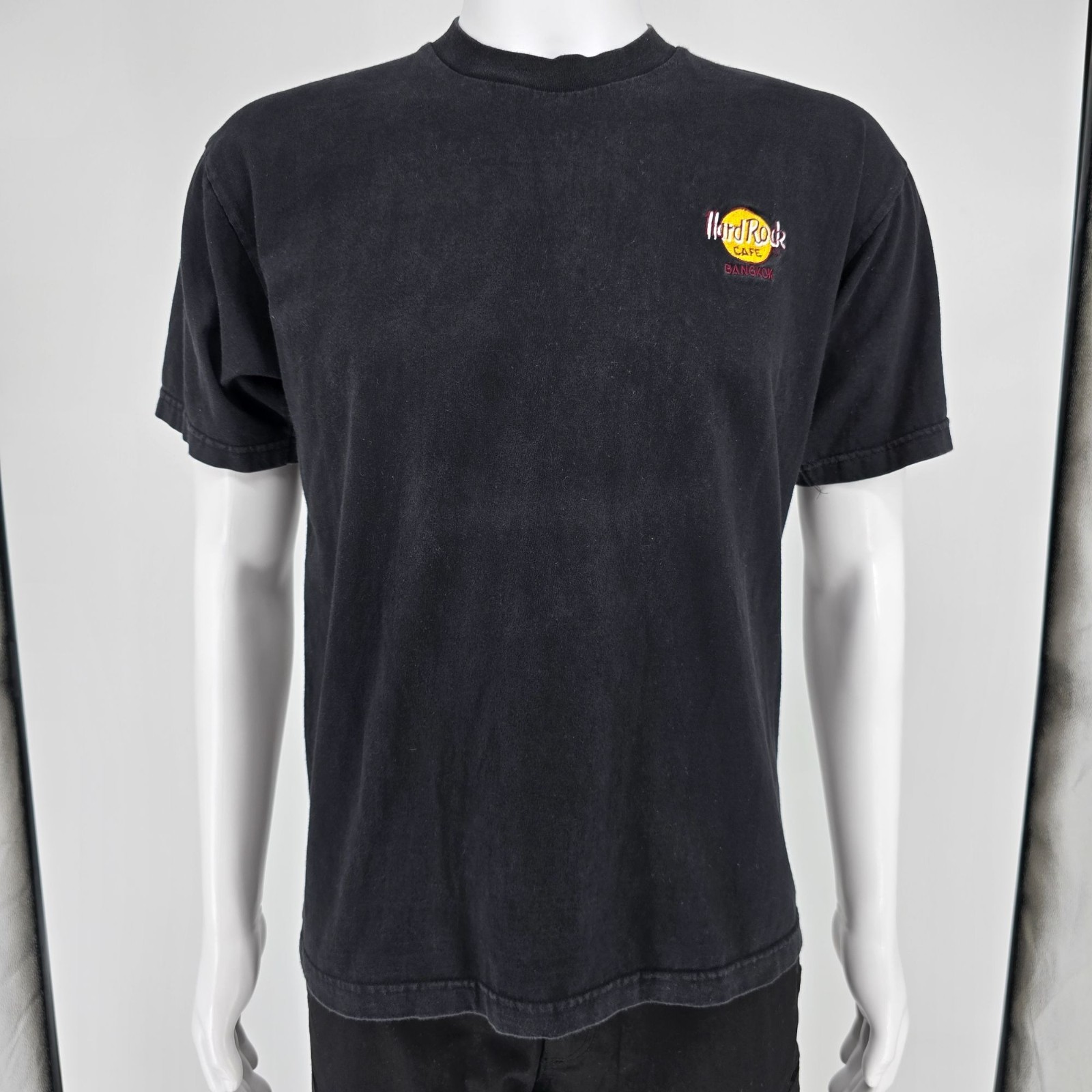 Vintage 1990s Hard Rock Cafe Bangkok Thailand Embroidered Logo T-Shirt (L)