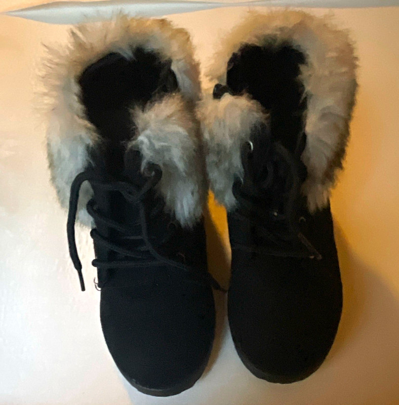 Girls Black Ankle Bootie Lace Up Faux Fur Lined Trim Round Toe US 12 EU 29