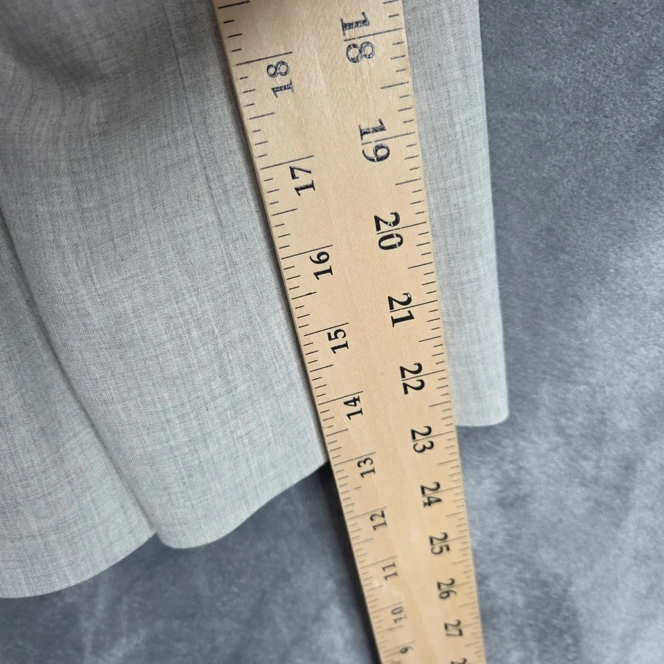 Conjunto de Traje Falda Trina Turk 12 Gris Blazer Carrera RN93415 Estilo 2112340 Hecho en EE. UU. Foto 3 de 4