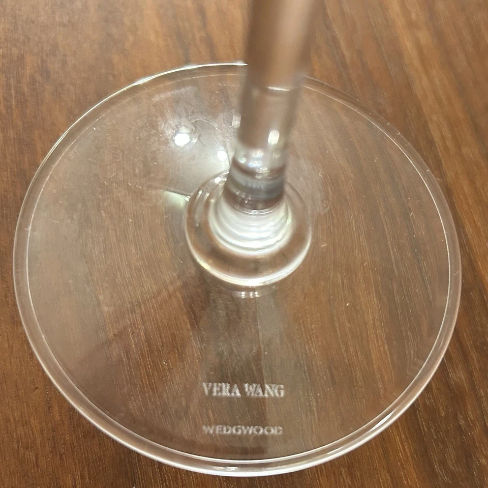 Vera Wang Wedgewood 水晶酒杯,非常轻度使用,8 件套,8 件套 — 第 2/3 张图片