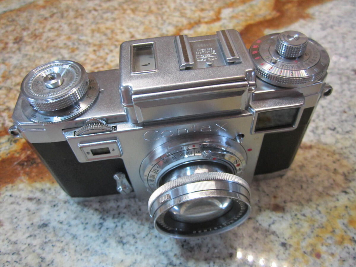 Zeiss Ikon Contax Range finder Film Camera Sonnar 50mm f/1.5 Zeiss Ikon Contax Range finder Film Camera Sonnar 50mm f/1.5