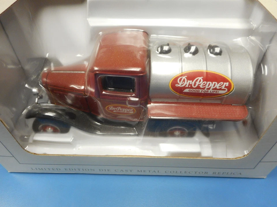 SPEcCAST DR. PEPPER 32 FORD TANKER    "NEW" - Image 2 of 3