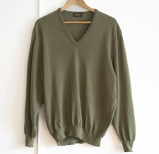 Men's Sweater 100 Virgin Wool Solid Green Jumper Pullover V-neck L XL Fine Knit