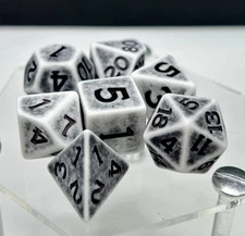 Sirius  Acererak's D&D :  Gold polyhedral dice Set D9