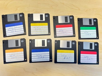 Microsoft Windows 3.11 on 3.5''  Floppy Disk install Workgroups 8 Disks