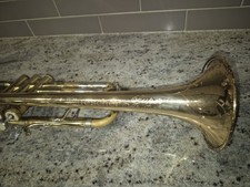 Vintage Buescher Super Aristocrat ML Bore Bb Trumpet 442699 w/ Bach 7C