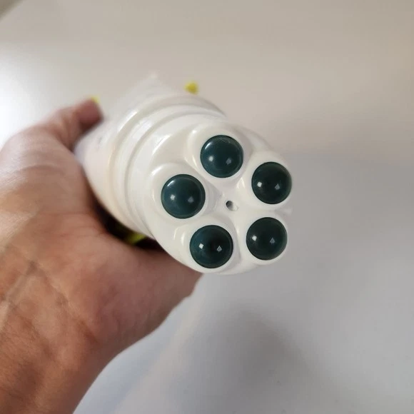 Crema corporal suave + contorno Beverly Hills MD 4 OZ reafirmante y esculpidora Foto 3 de 3