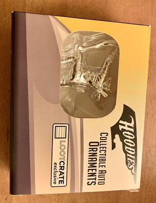 New In Box Loot Crate Exclusive Auto Hood Ornament Green Arrow