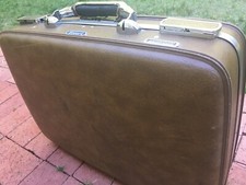 Vintage 1970?s Escort Train Travel Lugage 18x12x12 Case