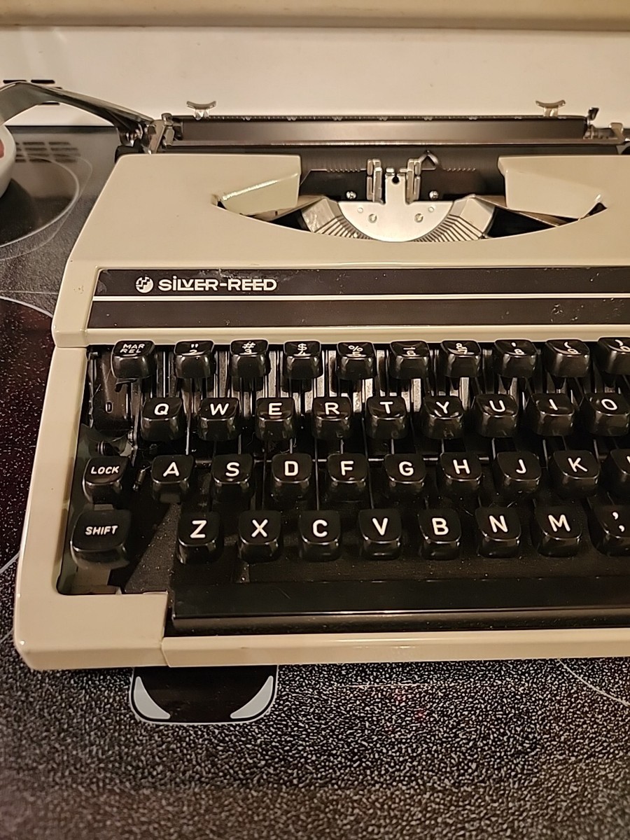 Vintage Silver Seiko Reed Silverette Portable Typewriter W