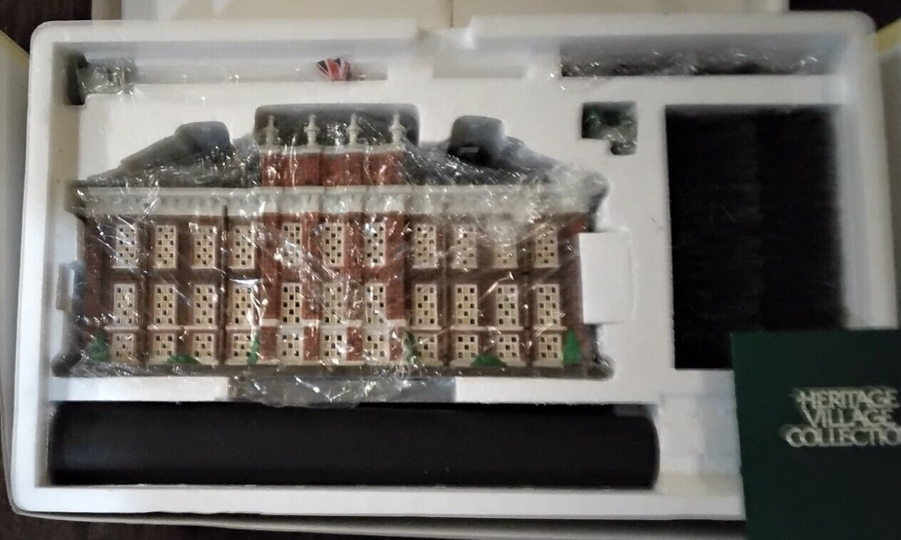 Dept 56 Heritage Village Collection Kensington Palace Dickens Village