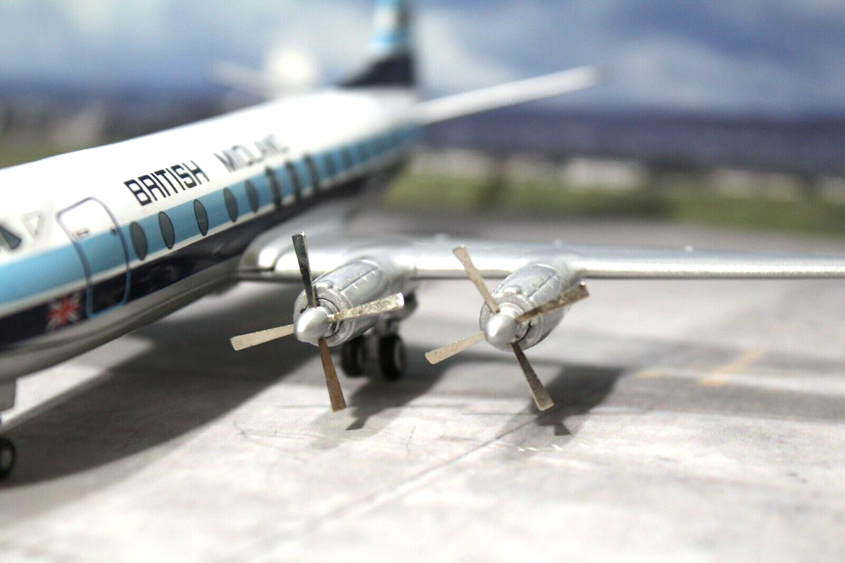 Corgi British Midland Airways LTD Vickers Viscount 816 1:144 Scale