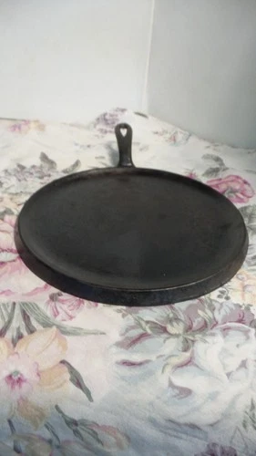 VTG Wagner Ware Cast Iron 10" 1109A Pancake Breakfast Griddle Pan Skillet NICE