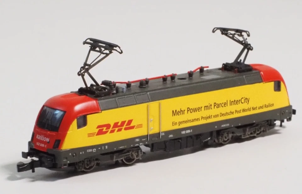 Marklin Z-scale Electric Locomotive cl 182 TAURUS 5 Pole Motor/LED, Railion DHL - Image 3 of 3