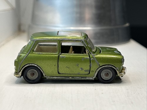 Corgi 334 BMC Mini Cooper S “Magnifique” Metallic Green Vintage 1968-70 - Picture 6 of 22