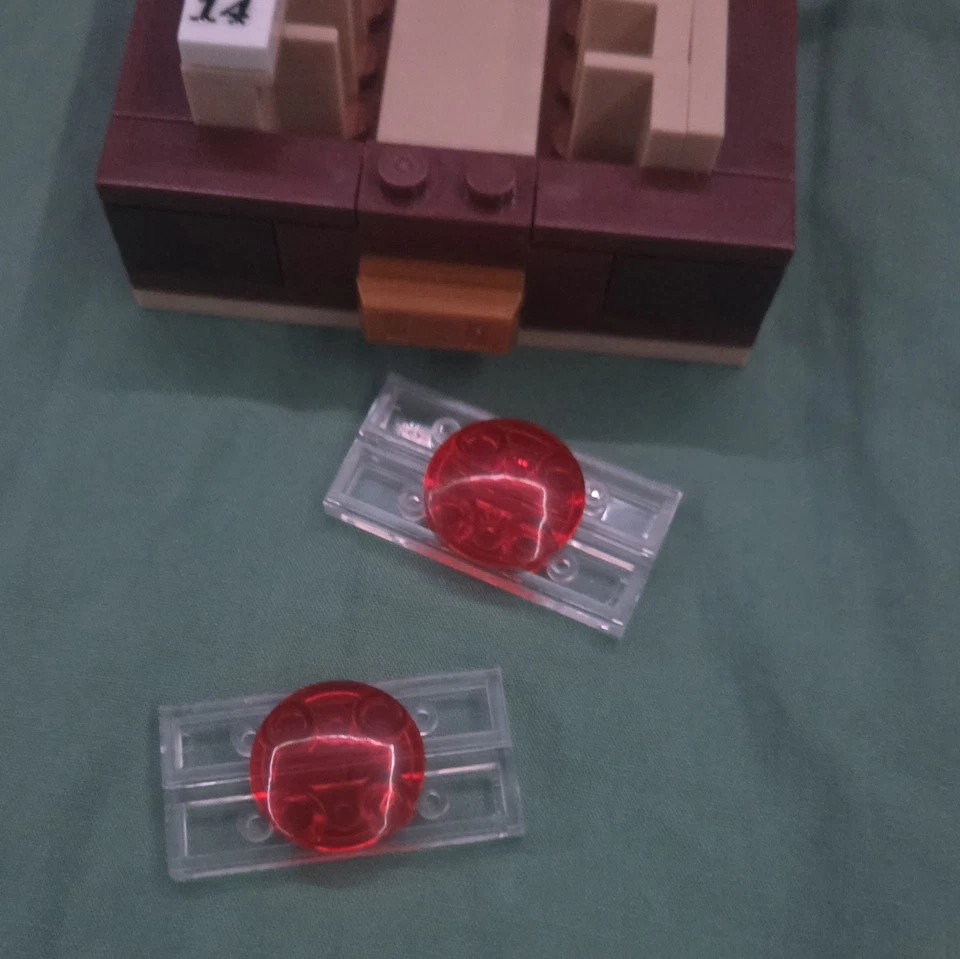 Dexter Blood Slide Box With Slides Building Bricks Set 🩸💉 - Image 4 of 4