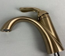 Delta 538T-CZ-DST Lahara Single Handle Touch Bathroom Faucet In Champagne Bronze