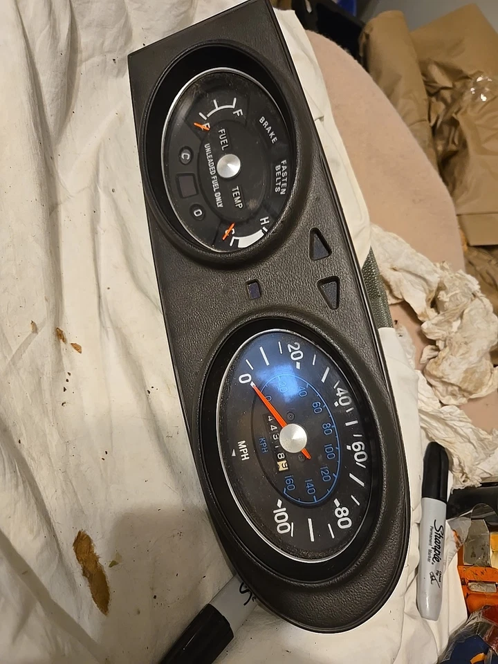 1972-77' Chevy LUV Pickup Gauge Cluster Dash Speedometer OEM Chevrolet L.u.v.  - Image 4 of 4
