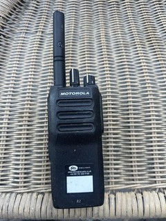 Motorola UHF R2 Radio Walkie Talkie