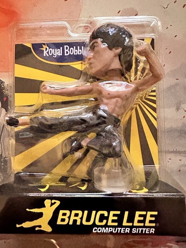 Limited Edition Bruce Lee Bobble Head.   (b8)
