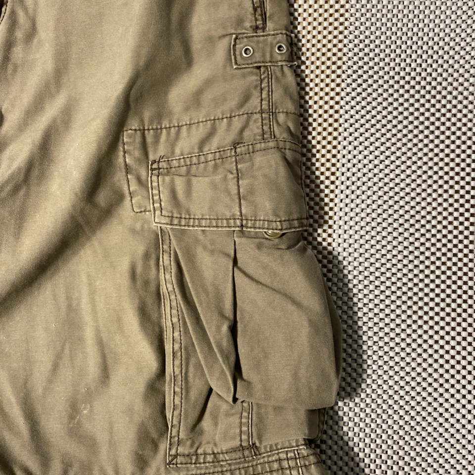 Y2K Levis Army Cargo Long Carrier Utility Skater Shorts Men 32 Solid Baggy - Image 4 of 4