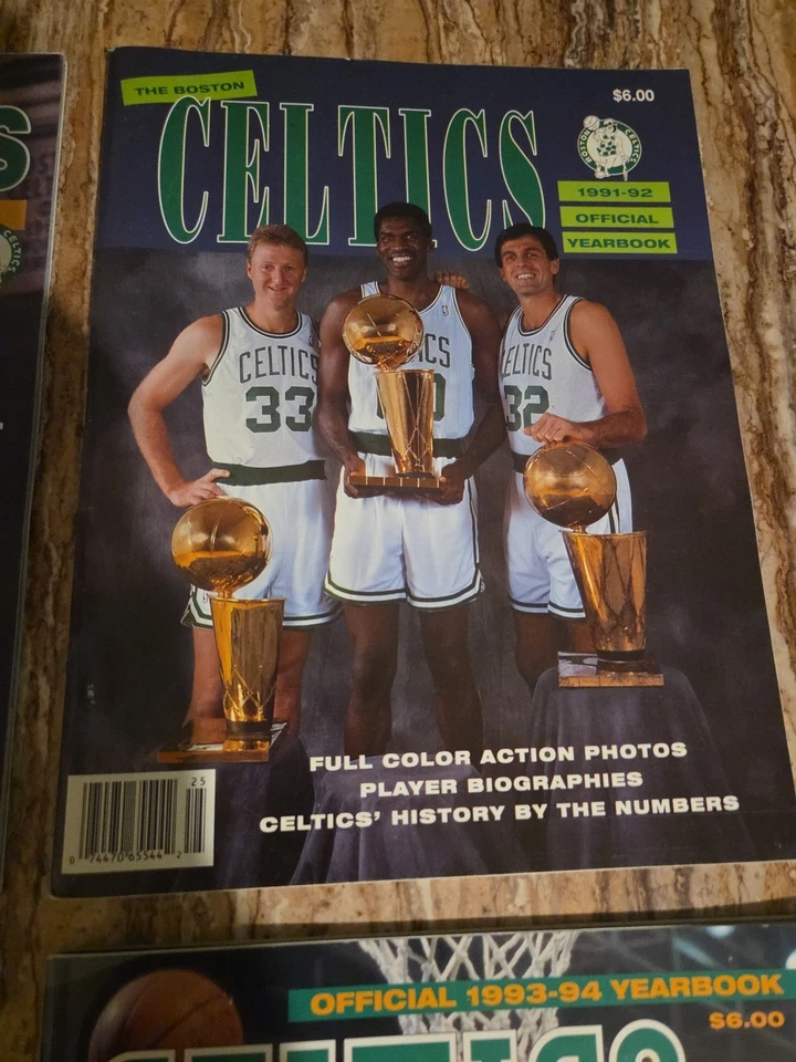 1989-1994/Lote de 4 - Anuarios Oficiales de Boston Celtics - Bird Parish Lewis EX/NM Foto 4 de 4