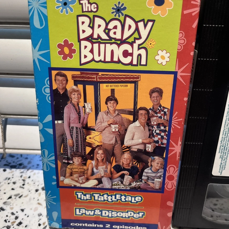 Brady Bunch Vol. 2 The Tattletale / Law & Disorder VHS 1995 V11 Foto 3 de 4