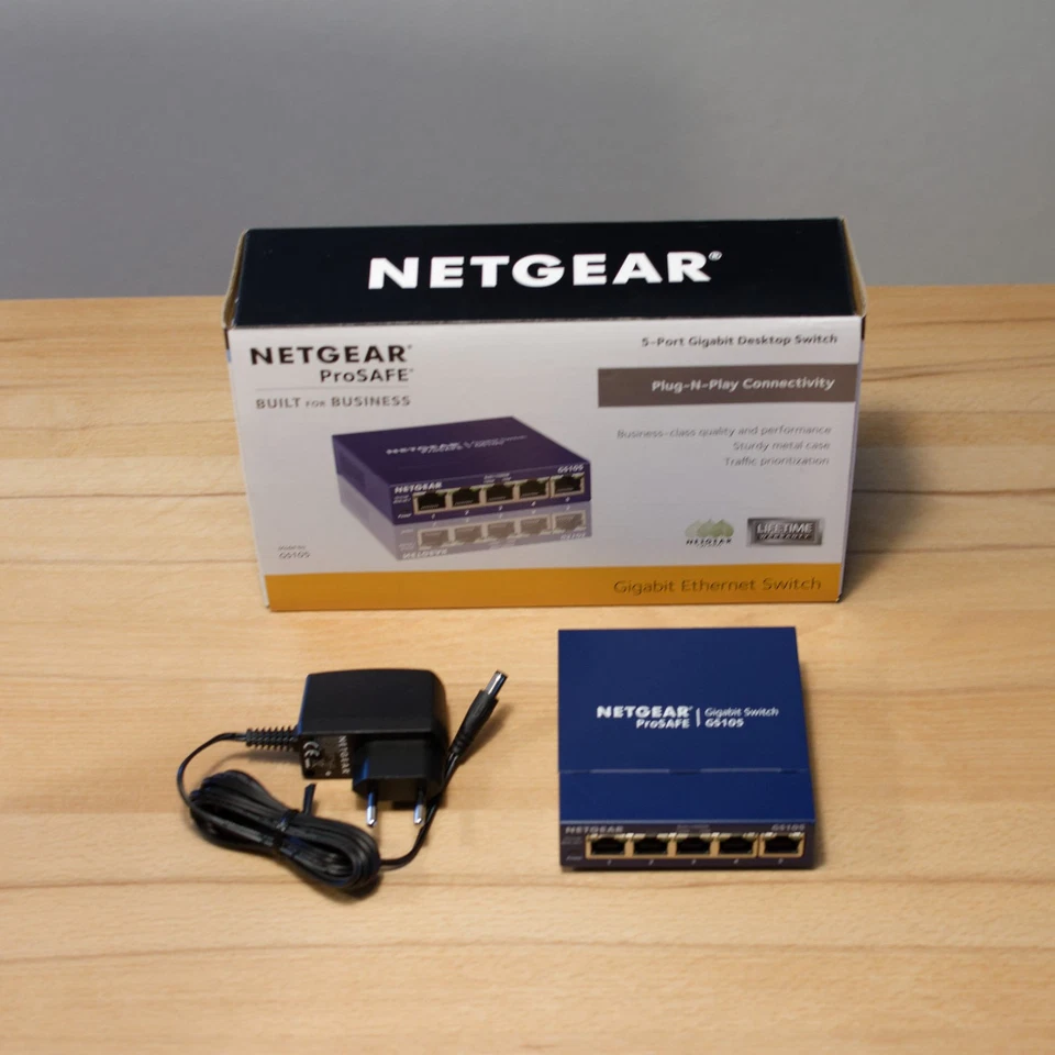 Netgear ProSAFE 5 Port Gigabit Switch, model GS105v5