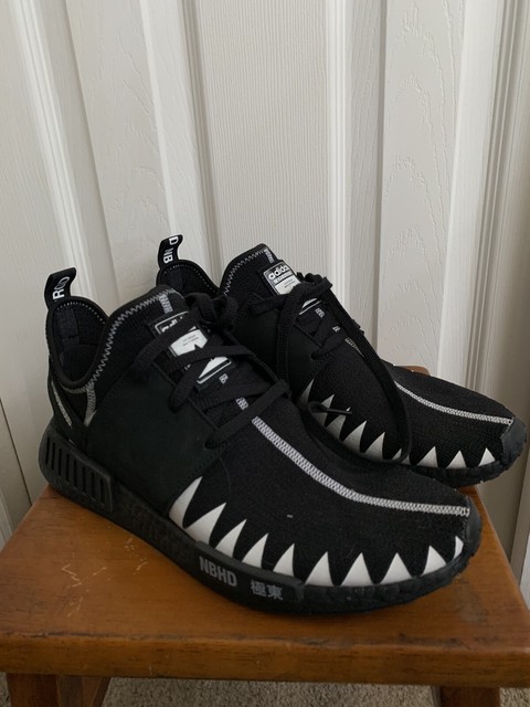 nmd r1 primeknit the neighborhood