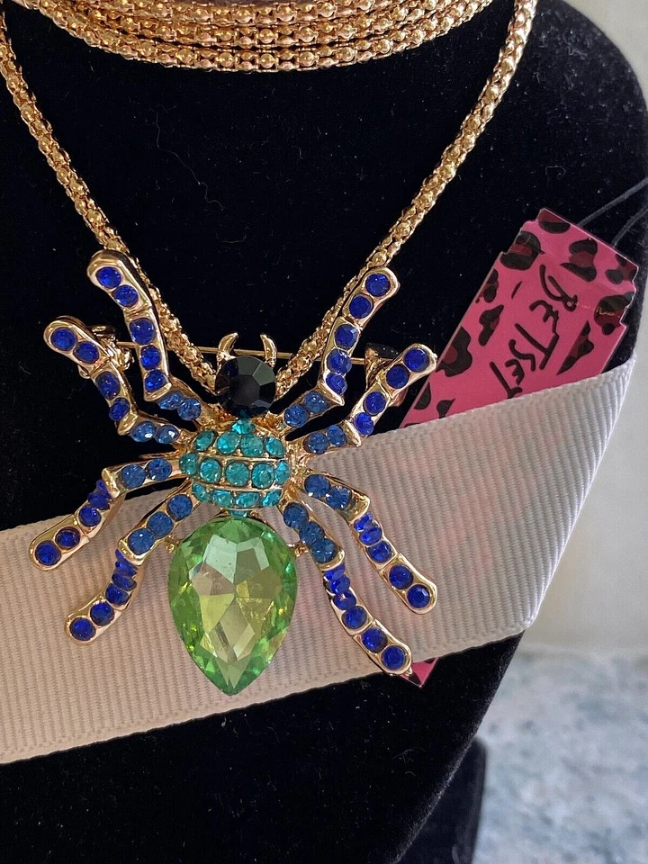 CADENA DE ORO ARAÑA GRANDE CRISTALES VERDE/AZUL ARAÑA BETSEY JOHNSON GOLD Foto 2 de 4