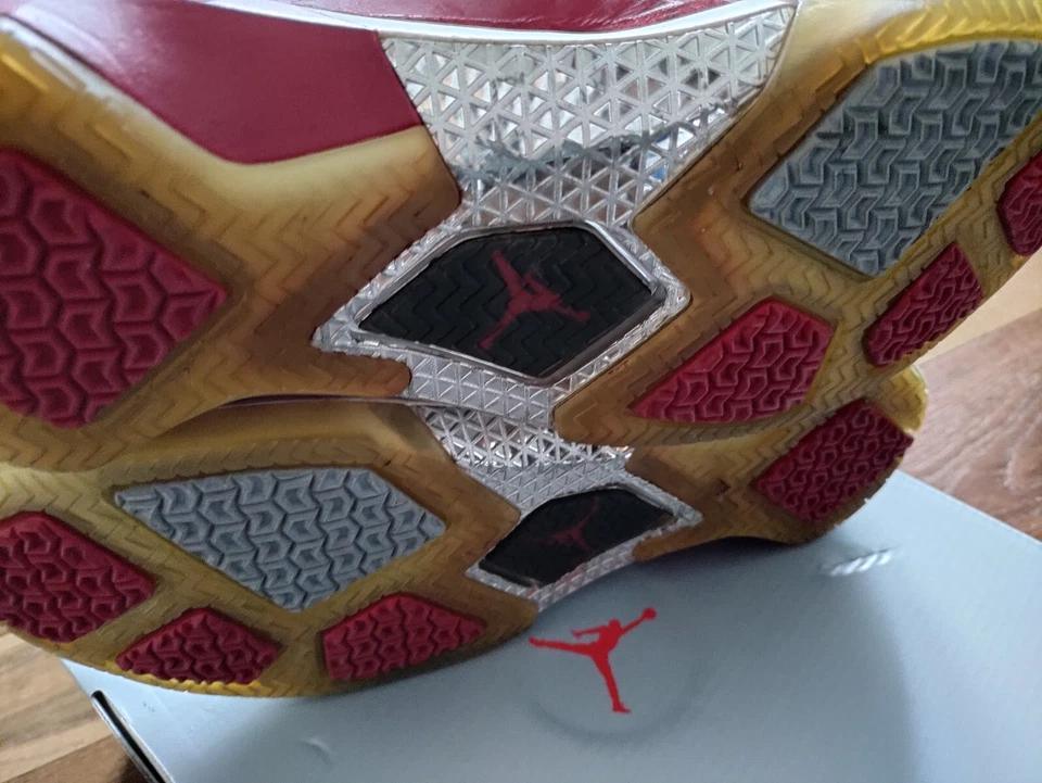 Jordan 22 OG Omega 2007 (talla 9 para hombre) usado Foto 4 de 4