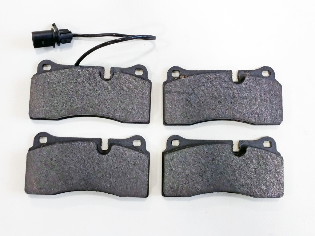 Lamborghini Gallardo Huracan Rear Brake Pad Set 420698451B 