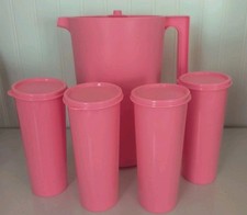 NWOB Tupperware Heritage Pink 1 Gallon Pitche...