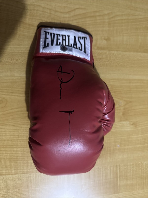 Devin Haney Everlast Boxing Glove Hand Signed with Beckett Witnessed Autograph