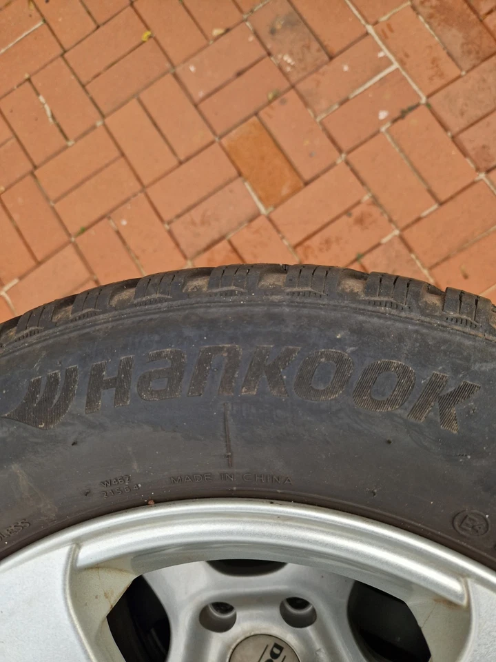 Winterreifen 195/ 65 R15 auf Alufelgen - Bild 4 von 4