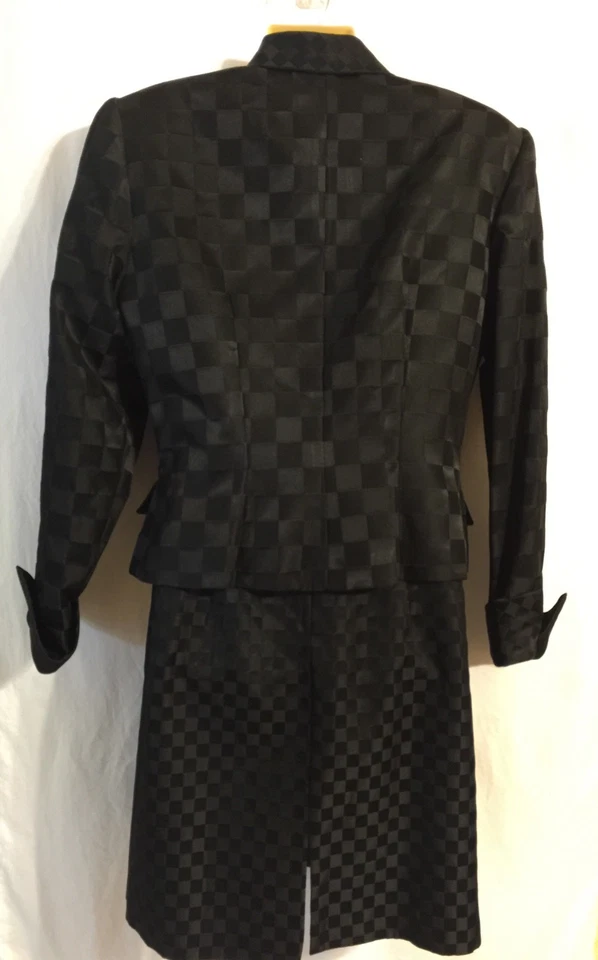 Vestido de noche de cóctel negro liso J S Boutique con chaqueta talla 10 usado en excelente estado  Foto 2 de 4