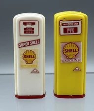 1950s SUPER SHELL GAS PUMP Salt Pepper SHAKERS Set Advertising BENSENVILLE IL