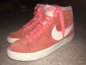 nike blazer tongue