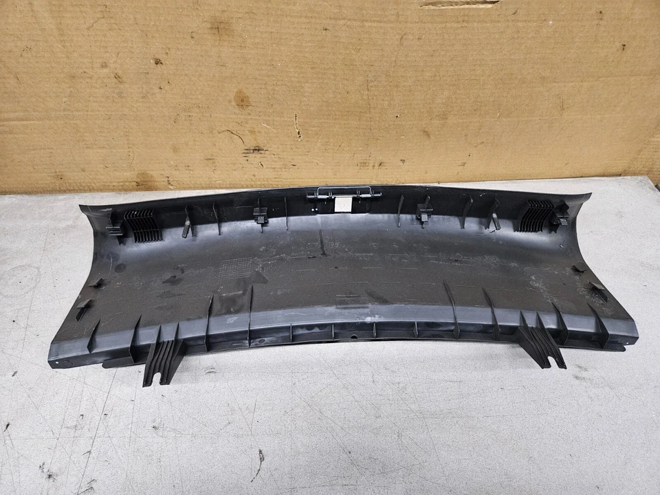 Panel de moldura de maletero/portón Audi A6 Quattro 2005-2011 4F5863471A OEM Foto 4 de 4