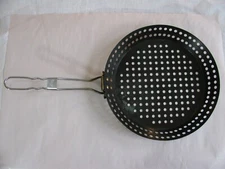 9-3/4" Round Grill Pan w/Holes/Folding Handle, Unmarked rr