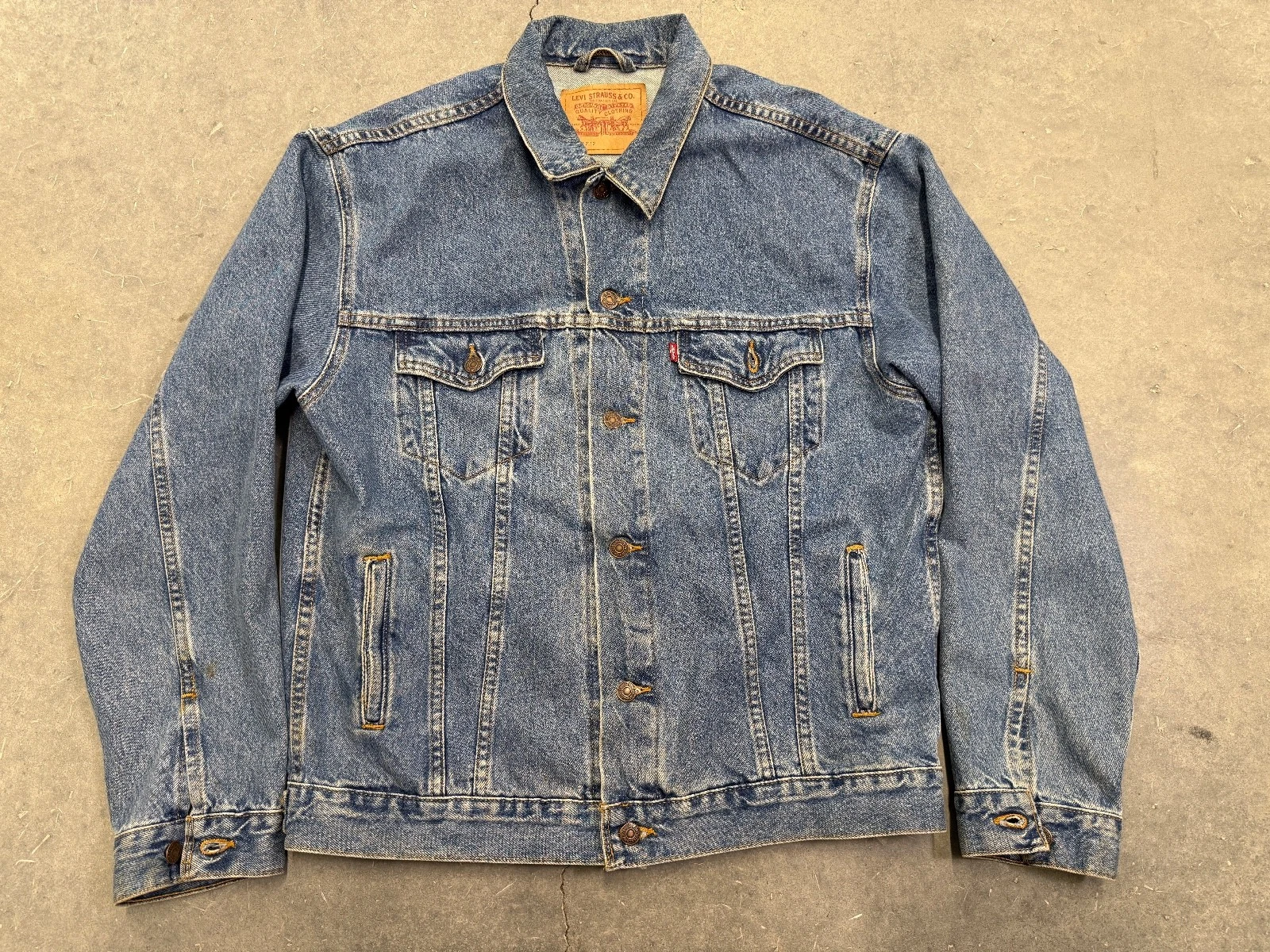 Levi’s Mens L Denim Trucker Jacket 70508-7112 Vintage Wash Classic Jean Jacket