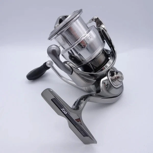 Moulinet Spinning Daiwa 23 LEXA LT6000D-H - NEUF Du Japon