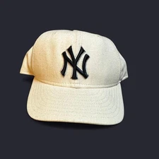 Vintage New Era 59Fifty New York Yankees Hat Size 7 3/8 Wool USA made Off White
