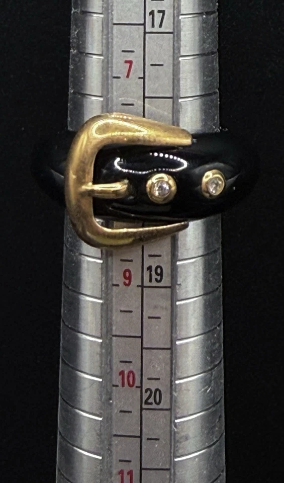 Anillo Judith Ripka de ónix negro, oro amarillo de 14 quilates y hebilla de diamantes Foto 4 de 4