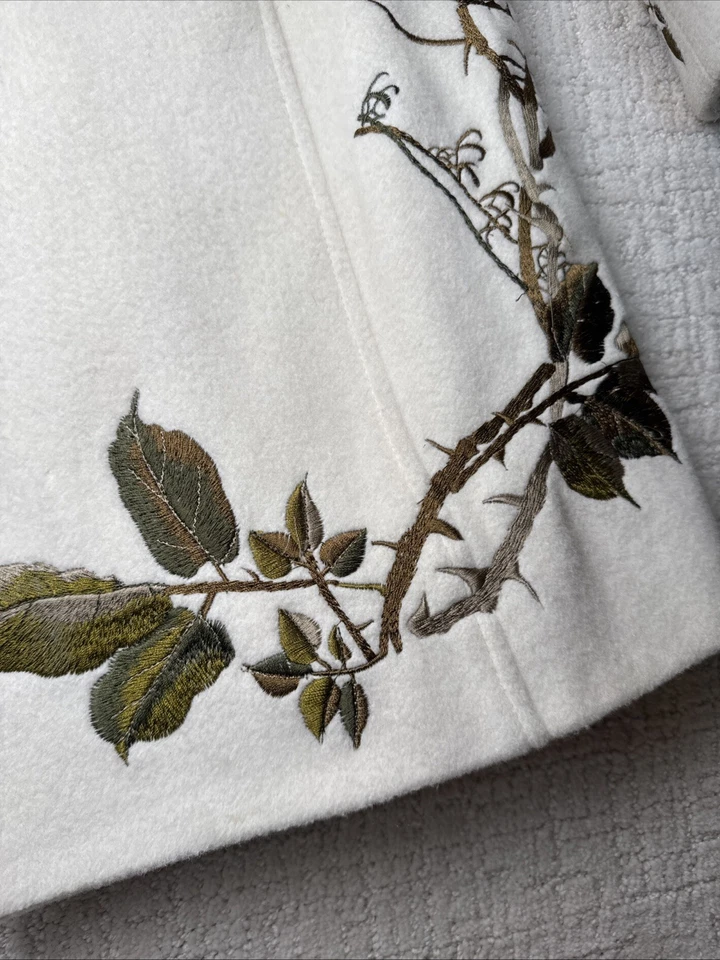 Abrigo Vintage XOXO Lana Floral Bordado Mujer’s Talla PEQUEÑA. Foto 4 de 4