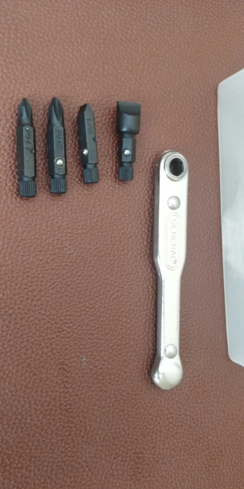 Juego de destornilladores de trinquete de cinco piezas General Tools 8071 Foto 2 de 4