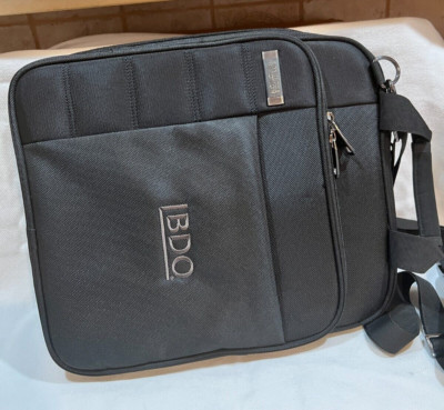 Kenneth Cole Reaction EZ-Scan Check-point Friendly Laptop Cary Case