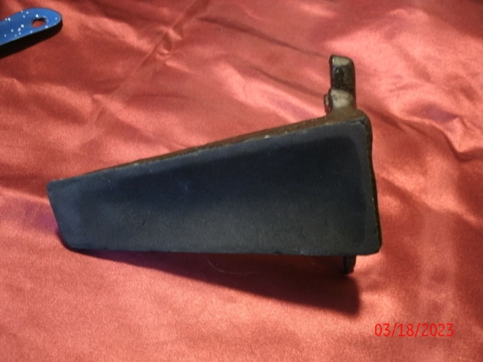 Cast Iron Spade & Fork Door Stopper Wedge 4.25H x 4.75' L x 3.25 W - Image 4 of 4